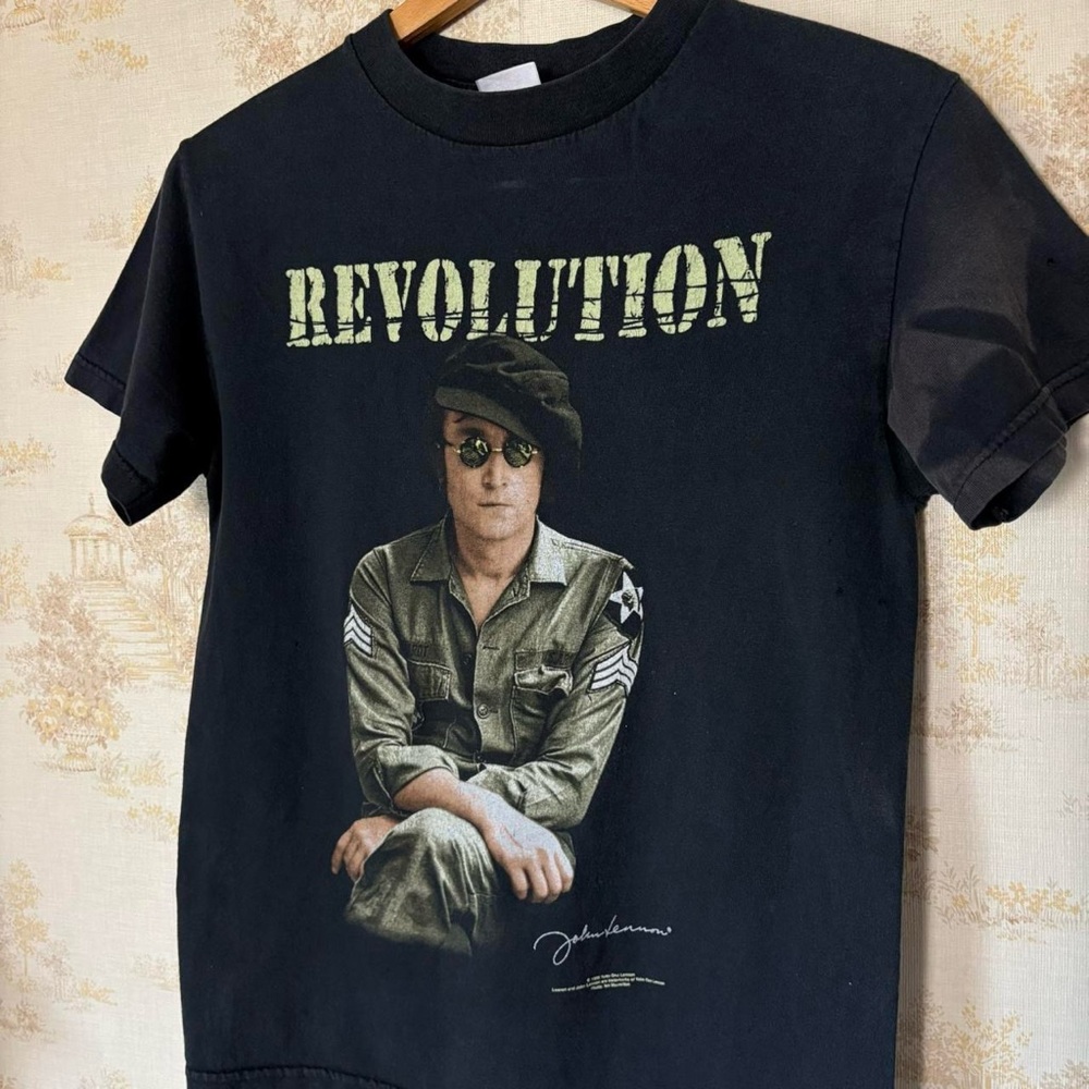 Vintage 90s John Lennon Revolution The Beatles black Tennessee River band tee